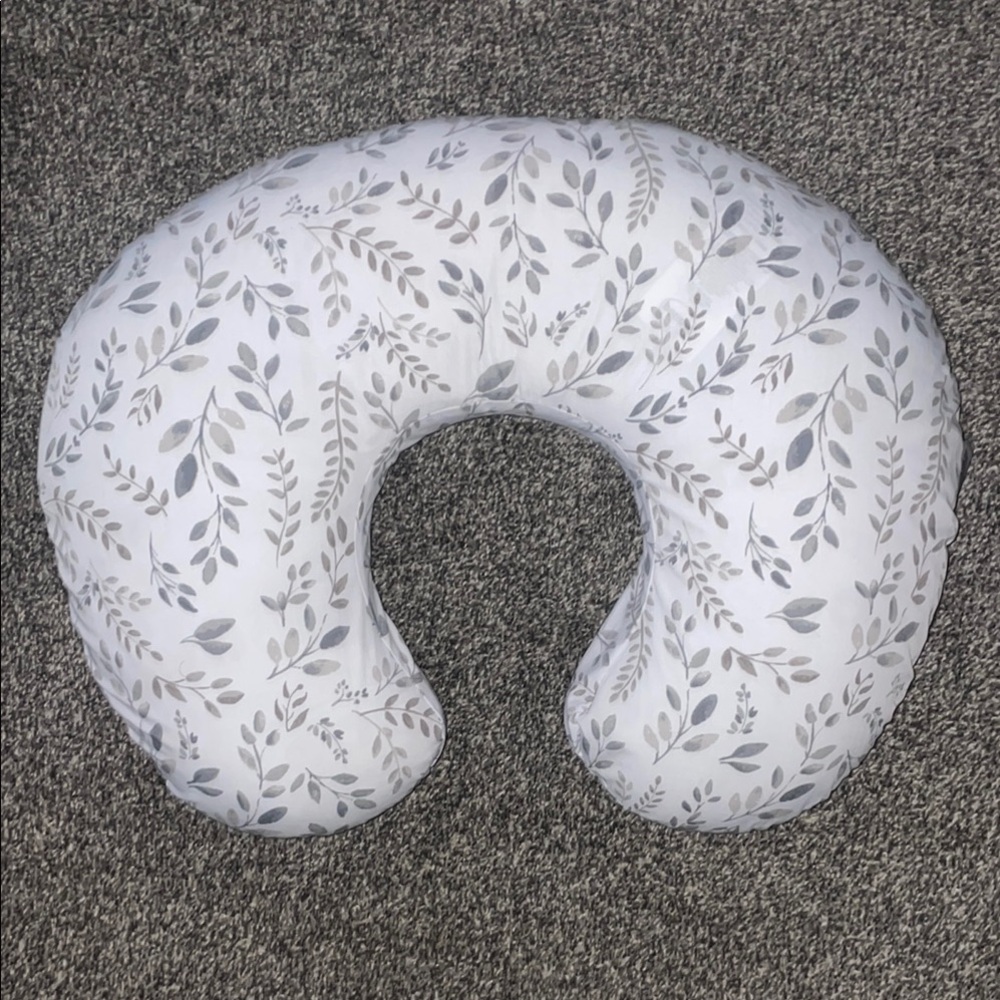 Leaf Pattern Nursing Pillow